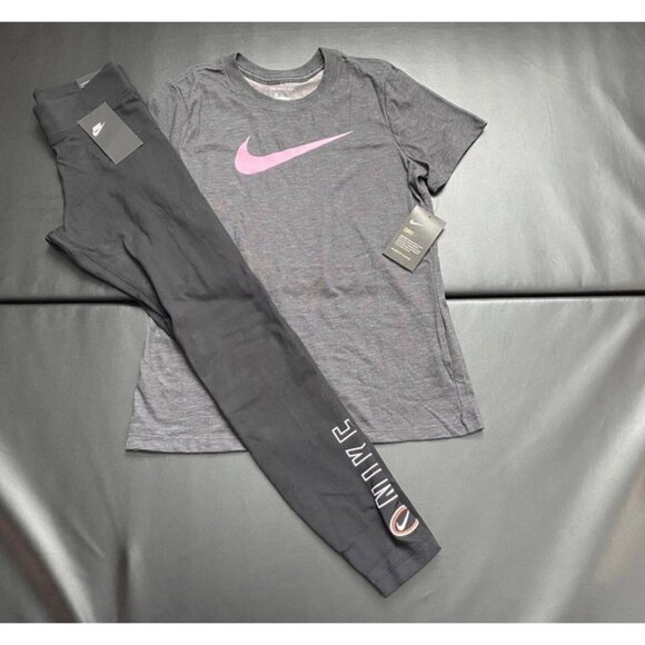 NWT Nike Leggings & Tee Set Women's Size Small - Picture 1 of 4